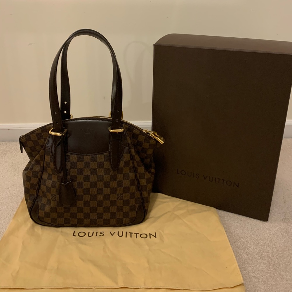 Authentic Luis Vuitton Verona Damier Ebene MM.